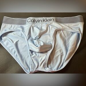 Calvin Klein Men's set of 3 Briefs: Sky Blue, royal blue, navy blue